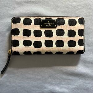Kate Spade Neda Grove Black, Lt Pink, and Cream Patterned Wallet